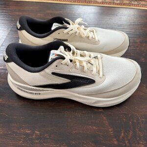 Brooks Adrenaline GTS 24 Running Shoes, Like-New